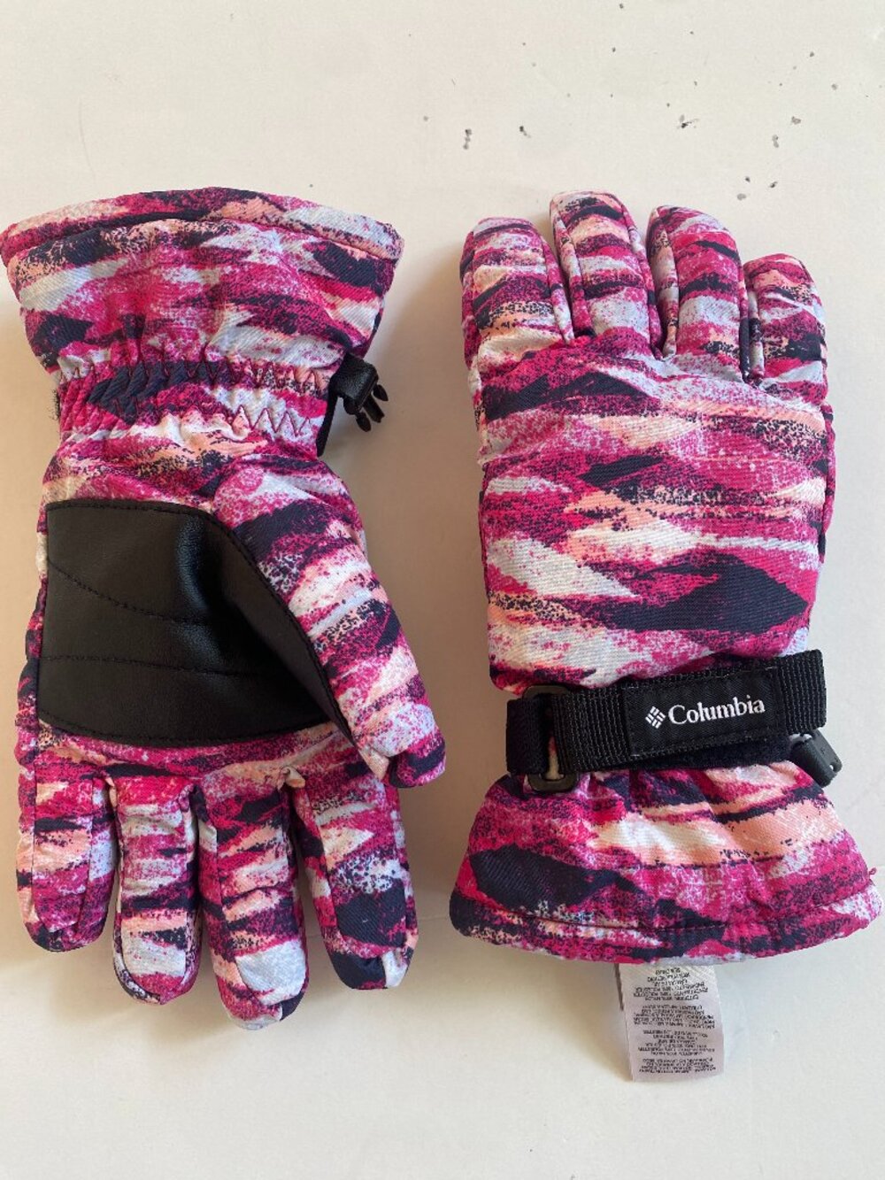 Columbia, youth size small pink/black/white winter gloves EUC